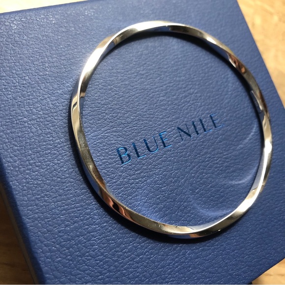 Blue Nile Jewelry - Blue Nile Twist Bangle Bracelet in Sterling Silver - NEW